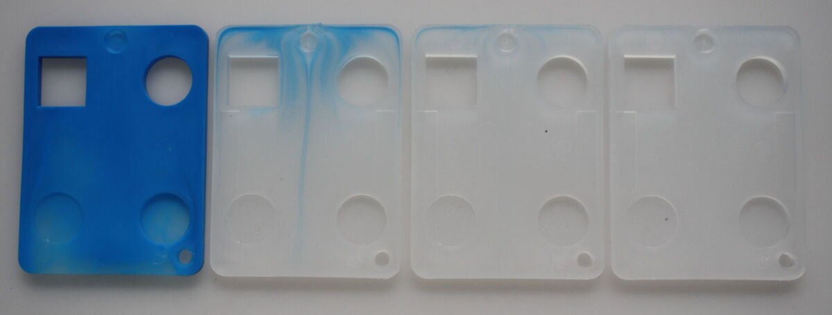 Farbwechsel Statischer Mischer Spritzgiessen von blau zu transparent - nach 4 bis 5 Schuss sind keine Farbrückstände mehr sichtbar